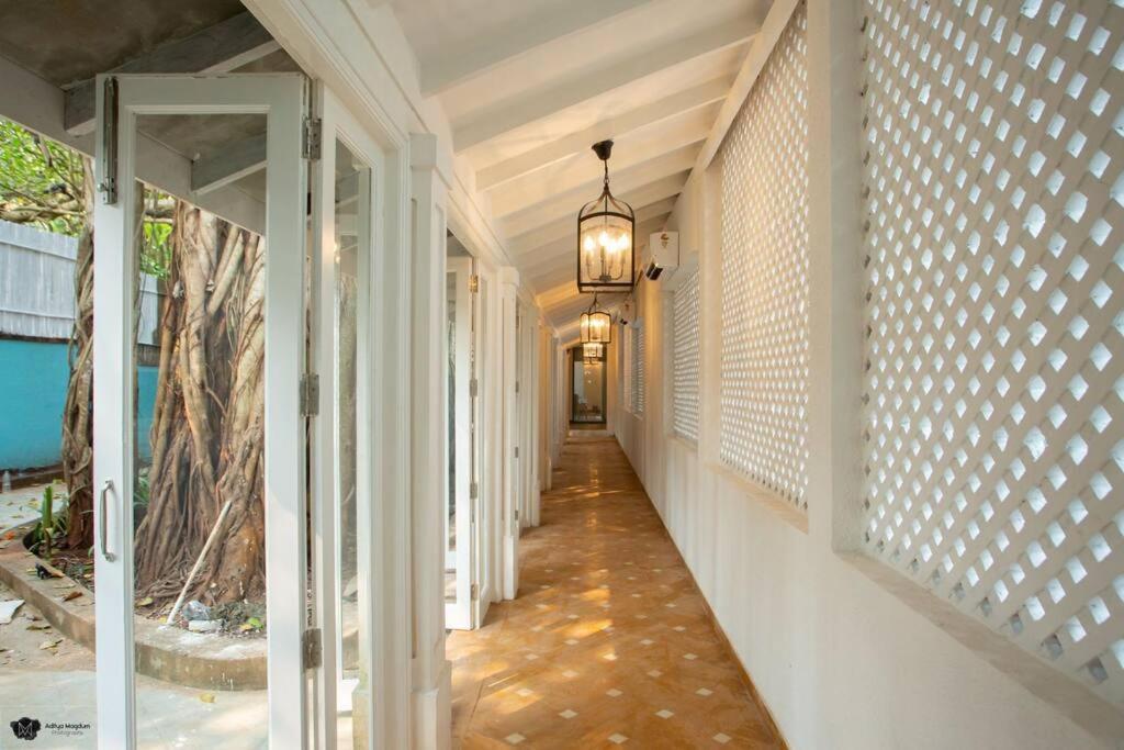 White Banyan Beach Villa, Candolim By The Acacia Villas Экстерьер фото
