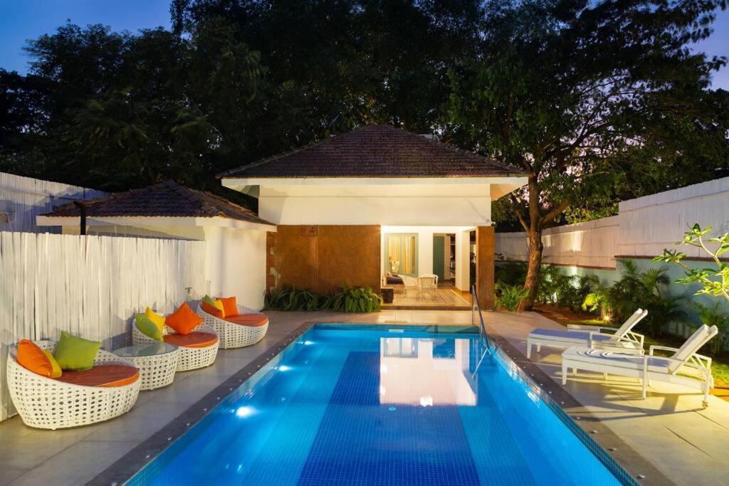 White Banyan Beach Villa, Candolim By The Acacia Villas Экстерьер фото