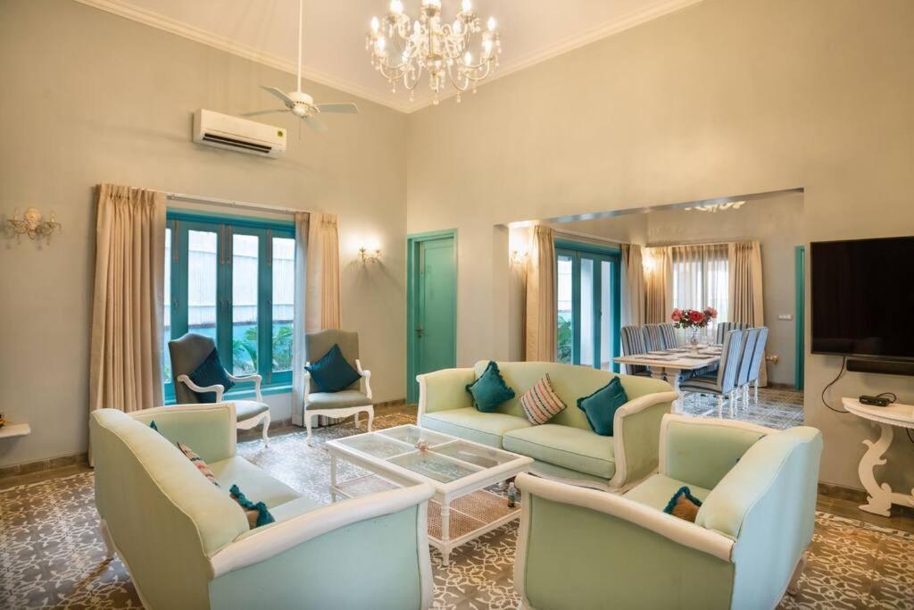 White Banyan Beach Villa, Candolim By The Acacia Villas Экстерьер фото