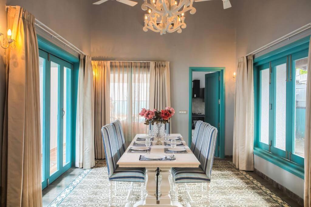 White Banyan Beach Villa, Candolim By The Acacia Villas Экстерьер фото